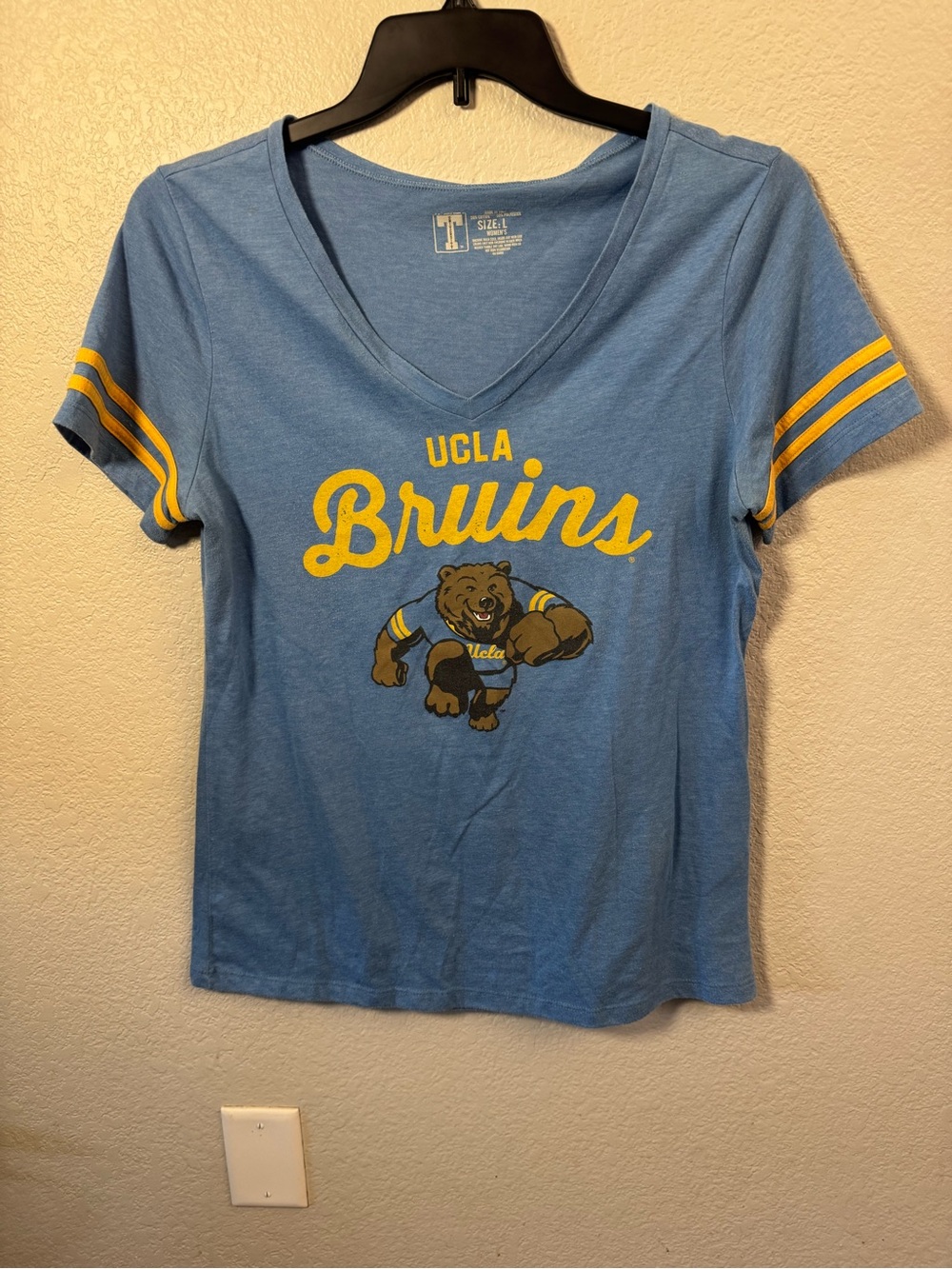 UCLA Bruins Women’s V-Neck Tee - Size Large - Light Blue